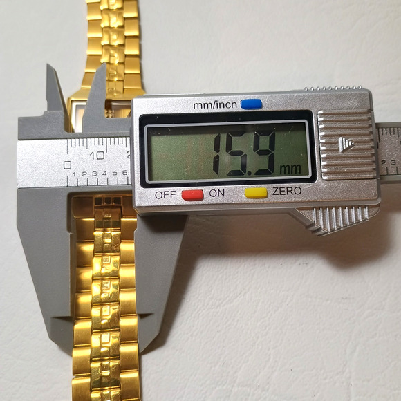 Citizen Gold Tone Tank Style Watch 1032-R wristwatch main image 4
